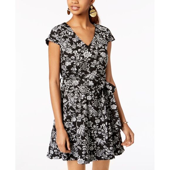 Emerald Sundae Juniors Floral Jacquard Wrap Dress - Picture 1 of 1